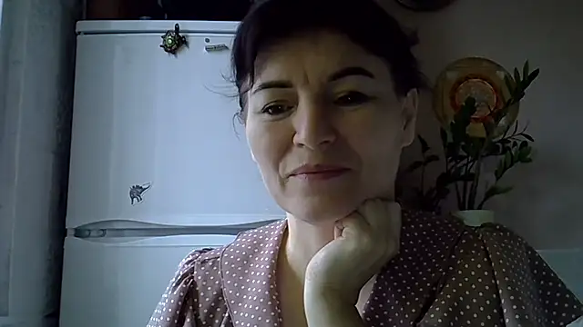 Krystal 82 online show from 11/08/25, 09:09