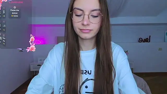 Snapshot of Real_cutie1 chatting on 10/06/25, 09:12 Real cutie1 online show from 10/06/25, 09:12