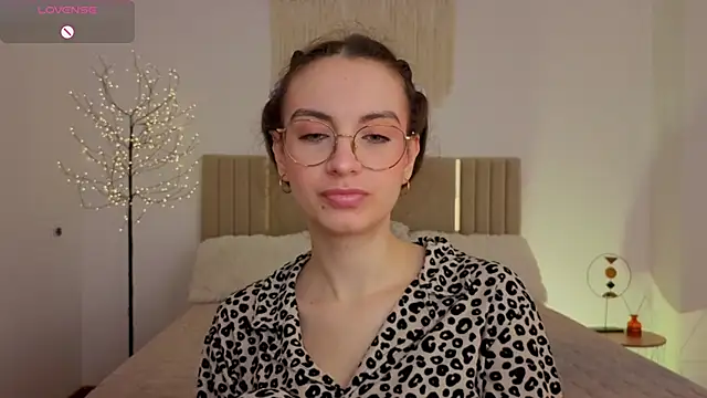 Real cutie1 online show from 05/26/26, 12:45
