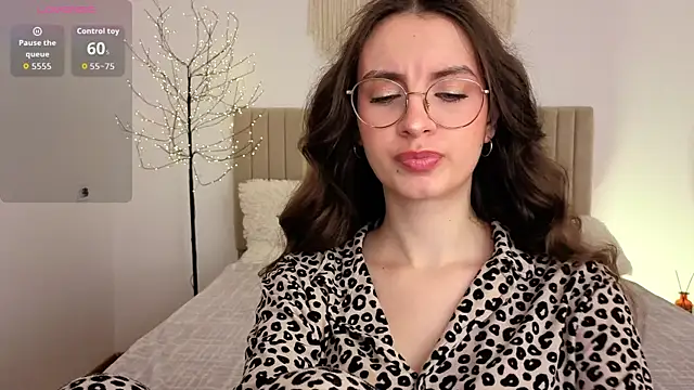 Real cutie1 online show from 06/09/26, 01:01