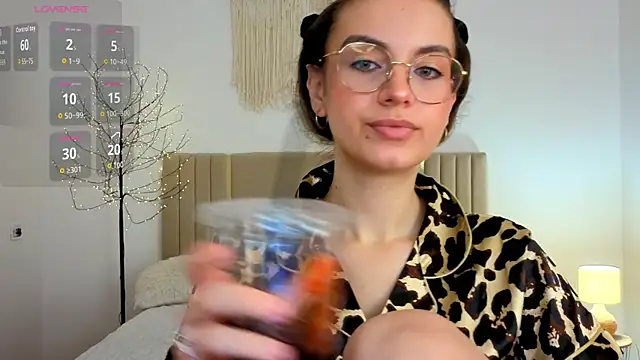 Real cutie1 online show from 06/30/26, 12:50