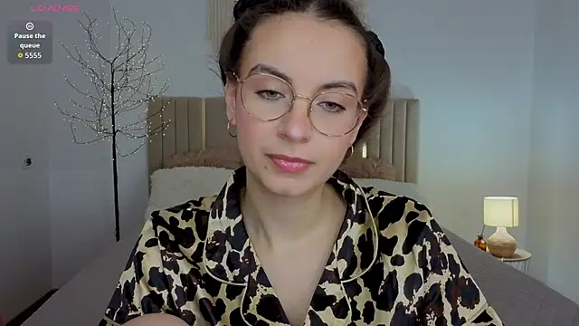 Real cutie1 online show from 07/16/26, 12:55