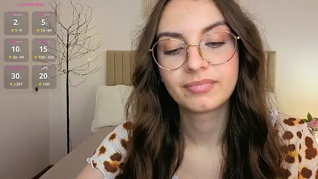 Real cutie1 online show from 07/28/26, 06:20