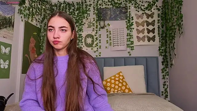 Snapshot of Ashley_Pierce chatting on 12/05/25, 04:10 Ashley Pierce online show from 12/05/25, 04:10