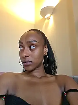 Snapshot of Hazel_Dollxx chatting on 06/21/26, 04:26 Hazel Dollxx online show from 06/21/26, 04:26