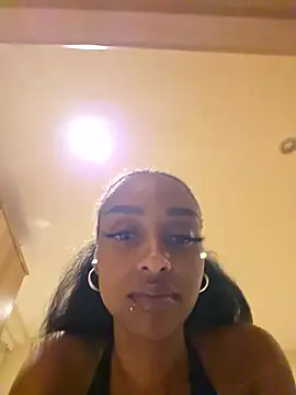 Snapshot of Hazel_Dollxx chatting on 07/16/26, 01:11 Hazel Dollxx online show from 07/16/26, 01:11