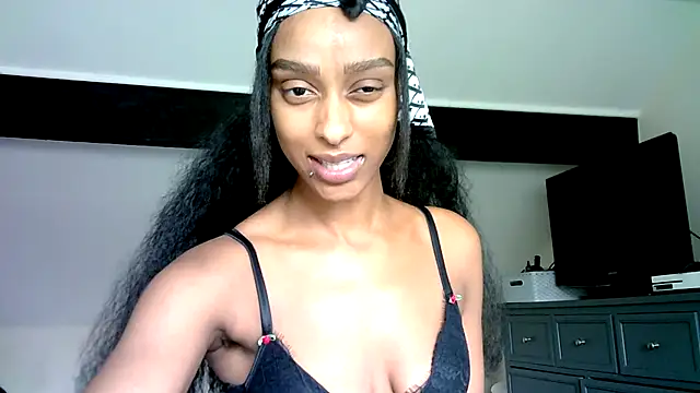 Snapshot of Hazel_Dollxx chatting on 07/31/26, 12:48 Hazel Dollxx online show from 07/31/26, 12:48