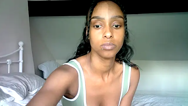 Snapshot of Hazel_Dollxx chatting on 08/05/26, 12:41 Hazel Dollxx online show from 08/05/26, 12:41