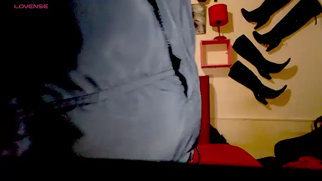 blondehot5v online show from 10/27/25, 12:09