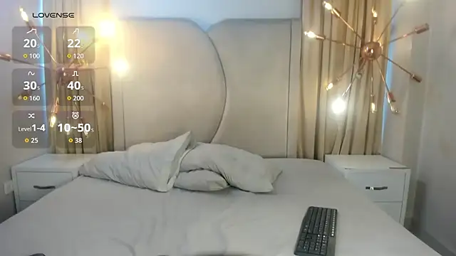 Snapshot of rubyrouge__ chatting on 11/24/25, 07:13 rubyrouge online show from 11/24/25, 07:13