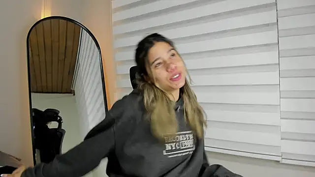 Rachell criss online show from 09/23/25, 03:53