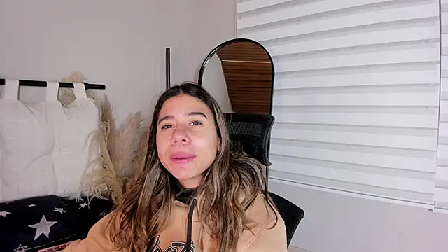 Rachell criss online show from 11/06/25, 04:13