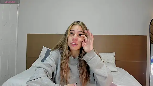 Rachell criss online show from 05/13/26, 03:59