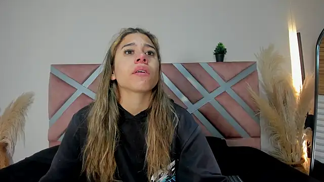 Rachell criss online show from 06/13/26, 04:10