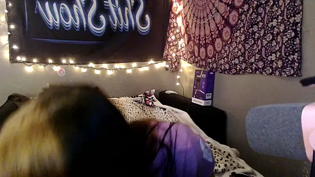 London Ray online show from 06/19/26, 10:02