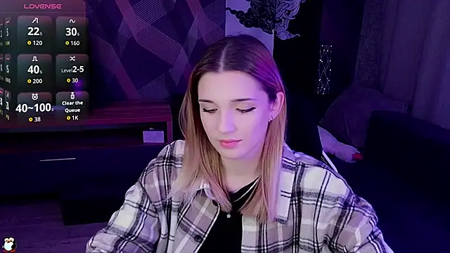 Sandy Belle online show from 10/19/25, 06:08