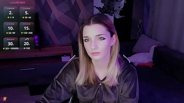 Sandy Belle online show from 10/30/25, 05:02