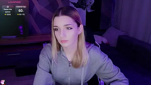 Snapshot of Sandy_Belle chatting on 10/31/25, 08:10 Sandy Belle online show from 10/31/25, 08:10