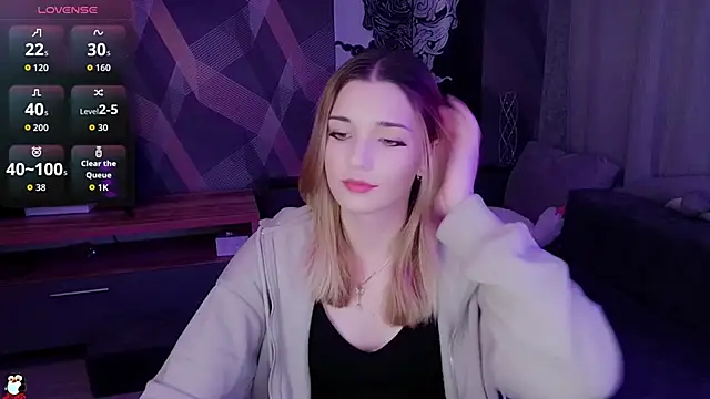 Snapshot of Sandy_Belle chatting on 11/04/25, 07:57 Sandy Belle online show from 11/04/25, 07:57