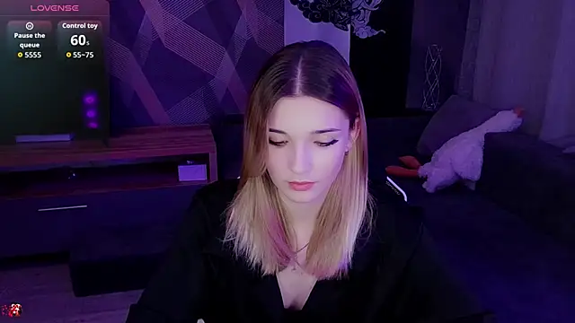 Snapshot of Sandy_Belle chatting on 11/11/25, 08:09 Sandy Belle online show from 11/11/25, 08:09