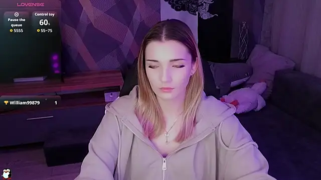 Snapshot of Sandy_Belle chatting on 11/15/25, 08:38 Sandy Belle online show from 11/15/25, 08:38