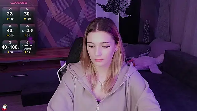 Snapshot of Sandy_Belle chatting on 11/18/25, 07:29 Sandy Belle online show from 11/18/25, 07:29