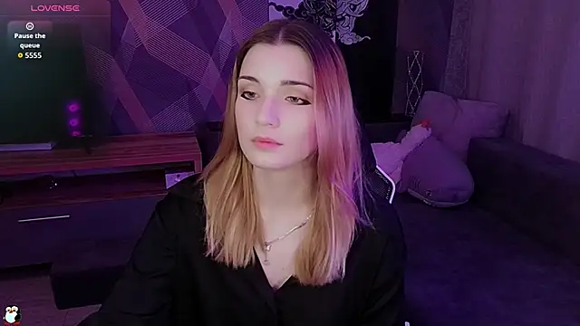 Snapshot of Sandy_Belle chatting on 11/22/25, 06:29 Sandy Belle online show from 11/22/25, 06:29