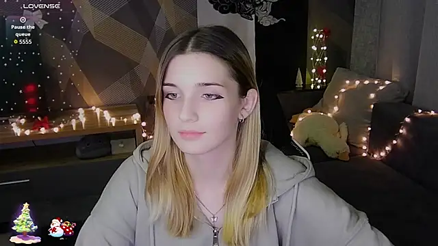 Sandy Belle online show from 12/16/25, 07:52