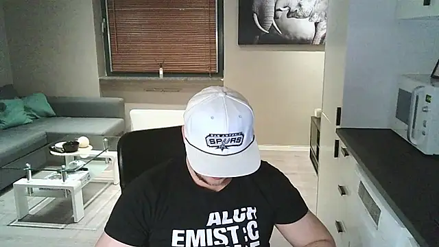 Snapshot of Dartanjanas13 chatting on 10/18/25, 09:04 Dartanjanas13 online show from 10/18/25, 09:04