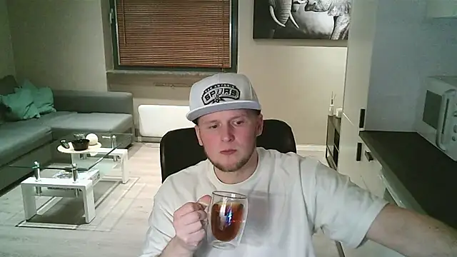 Snapshot of Dartanjanas13 chatting on 10/24/25, 09:44 Dartanjanas13 online show from 10/24/25, 09:44