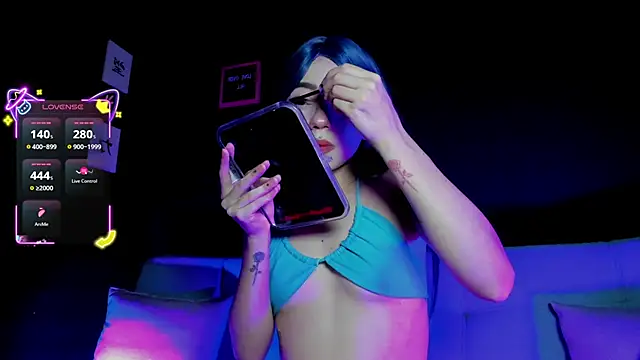 Snapshot of madiixwatson chatting on 11/13/25, 10:47 madiixwatson online show from 11/13/25, 10:47