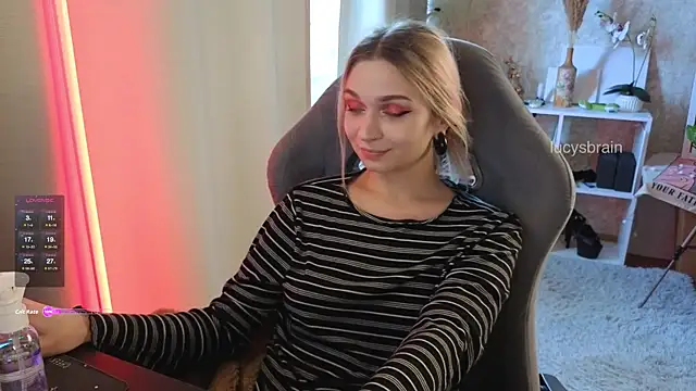 Lucyinthesheets online show from 09/15/25, 04:34