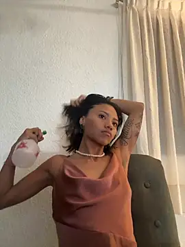 Snapshot of Nia_Desire chatting on 09/18/25, 06:59 Nia Desire online show from 09/18/25, 06:59