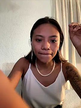 Snapshot of Nia_Desire chatting on 09/19/25, 06:26 Nia Desire online show from 09/19/25, 06:26