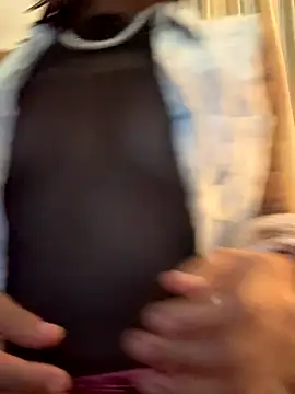 Snapshot of Nia_Desire chatting on 09/20/25, 06:58 Nia Desire online show from 09/20/25, 06:58