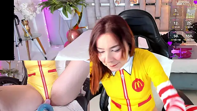 NicoleFerrel online show from 10/05/25, 03:21