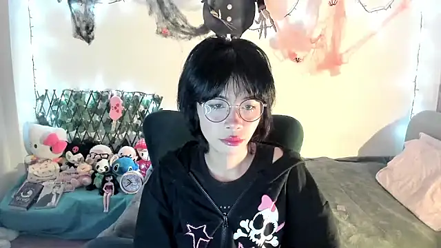 Snapshot of dolliette24 chatting on 10/14/25, 02:01 dolliette24 online show from 10/14/25, 02:01