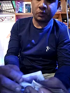 vboli08 online show from 10/18/25, 01:08