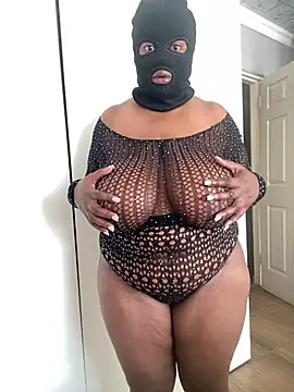 curvywithbigtitties online show from 07/29/26, 11:19