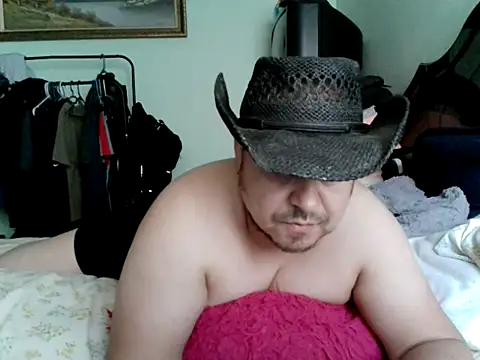 Snapshot of romiroom chatting on 06/17/26, 10:10 romiroom online show from 06/17/26, 10:10