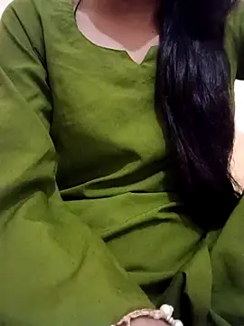 Queen Pooja7 online show from 09/26/25, 10:30