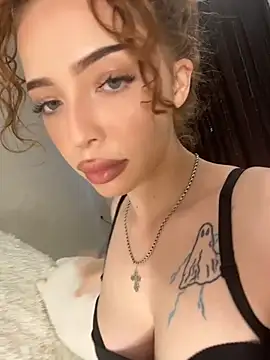 Hannah xBaby online show from 06/06/26, 11:48