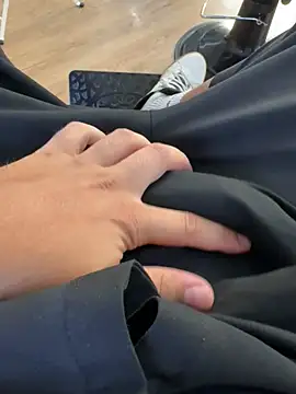 Snapshot of Mrdim26 chatting on 10/08/25, 07:17 Mrdim26 online show from 10/08/25, 07:17