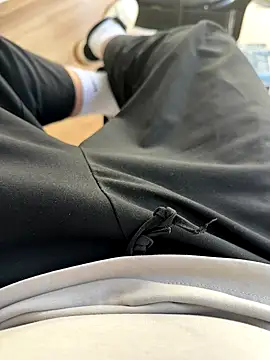 Snapshot of Mrdim26 chatting on 10/15/25, 08:58 Mrdim26 online show from 10/15/25, 08:58