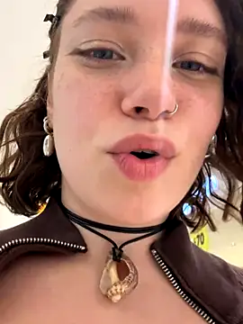 lucy-joy online show from 09/12/25, 08:25