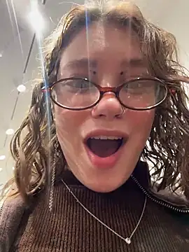 lucy-joy online show from 11/07/25, 10:37