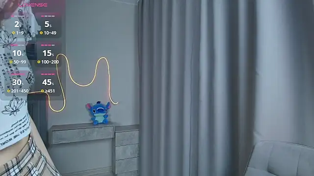 Snapshot of FoxyMira chatting on 09/11/25, 01:33 FoxyMira online show from 09/11/25, 01:33