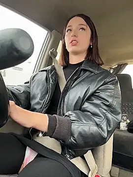 DollyTall online show from 09/30/25, 11:04