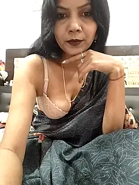 Yourhotsweetgirl online show from 11/18/25, 07:13