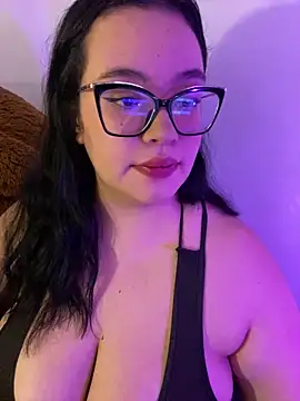 Snapshot of Emily_Taylor2 chatting on 09/14/25, 03:38 Emily Taylor2 online show from 09/14/25, 03:38